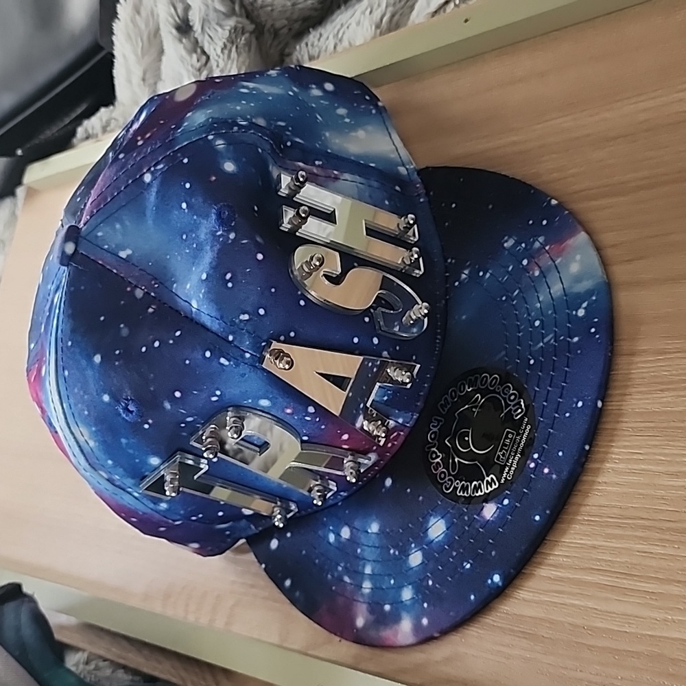 Galaxy snap back hat NWT